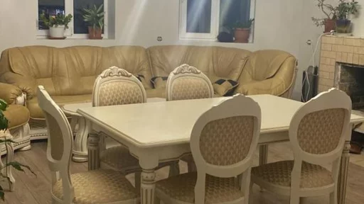 Угловой диван "Милан", стол "Давиль" и стулья "Орхидея"